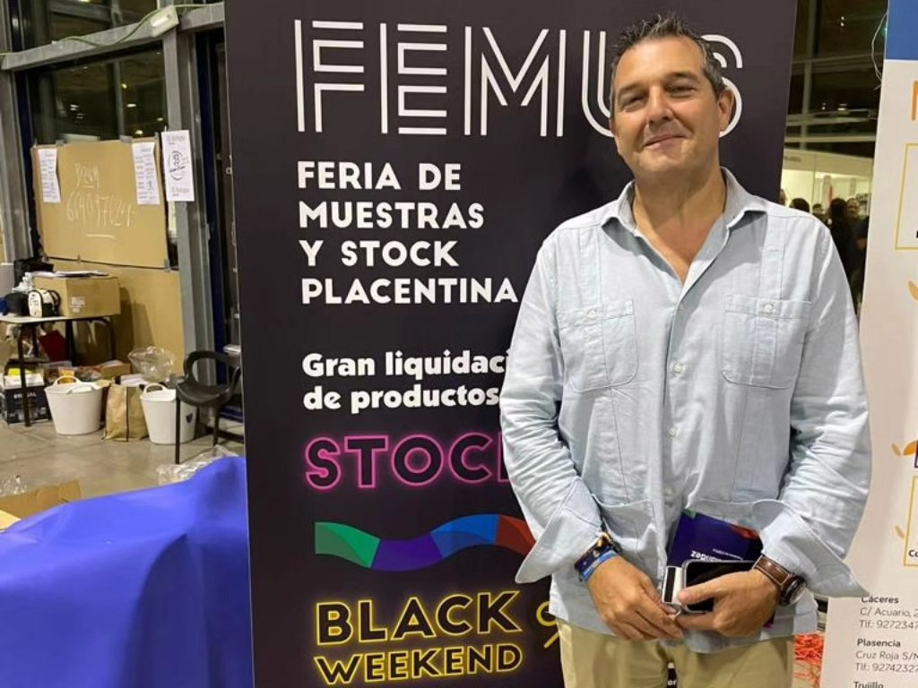 FEMUS 2023 abre sus puertas con una destacada representación institucional y empresarial. Descubre cómo esta feria está impulsando el comercio local en Plasencia y quiénes han respaldado esta cita clave para el desarrollo económico de la zona. ¡Una muestra del talento y la calidad de nuestras empresas!